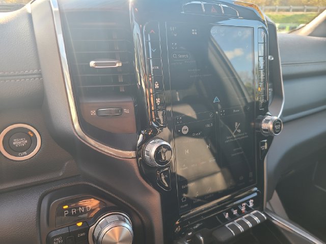 Used 2023 RAM 1500 Laramie AWD/4WD image 18