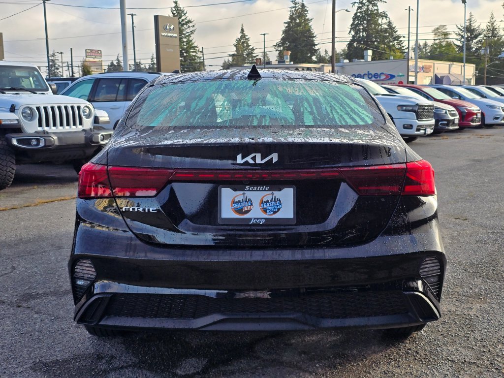 Used 2022 Kia Forte LXS FWD image 6