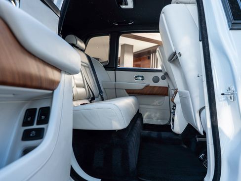 Certified 2021 Rolls-Royce Cullinan image 53
