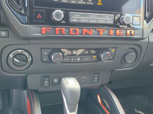 Used 2025 Nissan Frontier PRO-4X w/ Pro Premium Package image 27