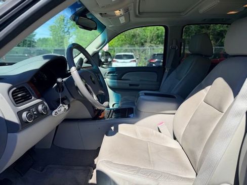 Used 2009 Chevrolet Tahoe LTZ AWD/4WD image 5