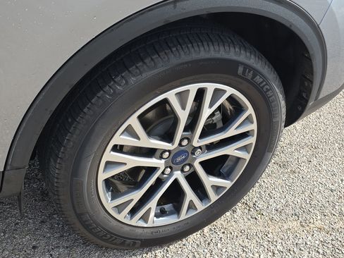 Certified 2021 Ford Escape SEL image 10