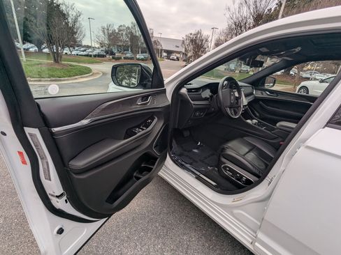 Certified 2021 Jeep Grand Cherokee L Overland w/ Luxury Tech Group IV image 8