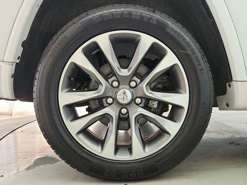 Used 2018 Jeep Grand Cherokee Overland AWD/4WD image 41