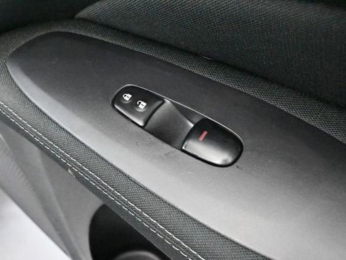 Used 2017 Nissan Pathfinder S image 43