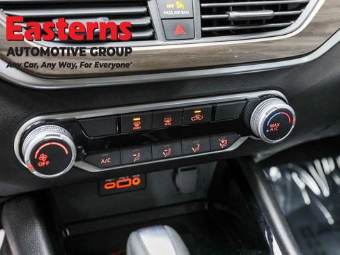 Used 2024 Nissan Altima 2.5 SV image 20