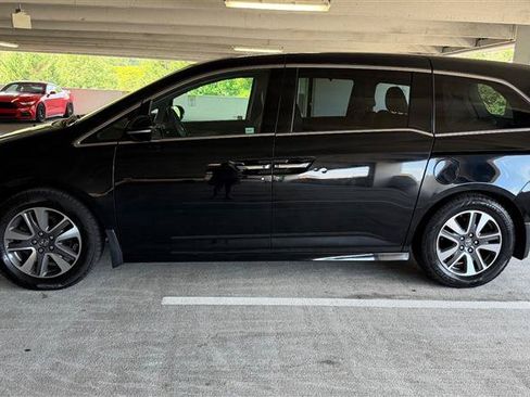 Used 2016 Honda Odyssey Touring image 2