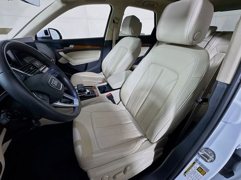 Used 2023 Audi Q5 2.0T Premium w/ Convenience Package image 14