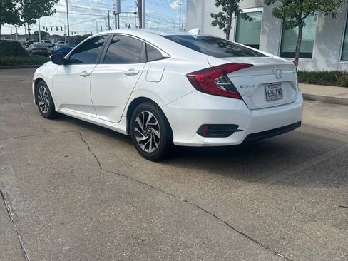 Used 2017 Honda Civic EX image 2