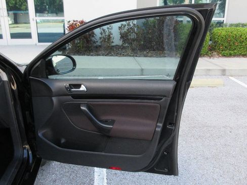 Used 2014 Volkswagen Jetta S image 25