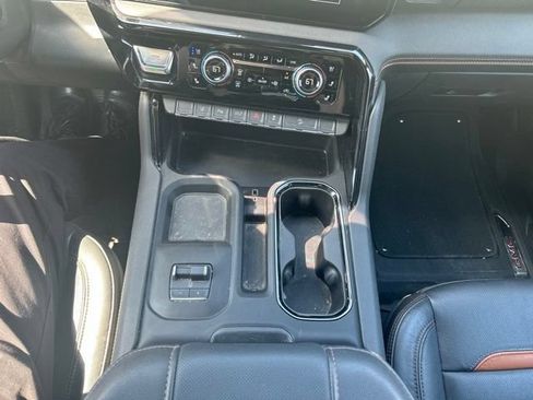 Used 2025 GMC Sierra 2500 AT4 w/ AT4 Premium Plus Package AWD/4WD image 19