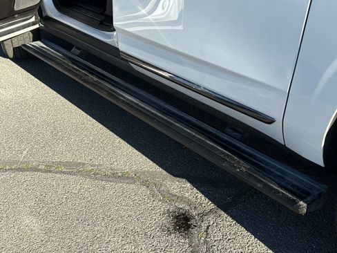 Used 2023 GMC Yukon XL Denali Ultimate image 25