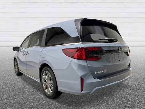 New 2026 Honda Odyssey Touring image 3