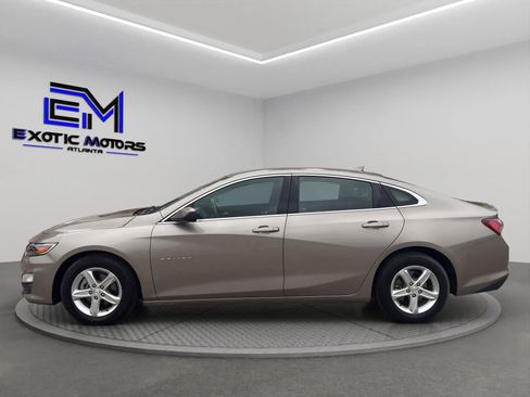 Used 2022 Chevrolet Malibu LT FWD image 2