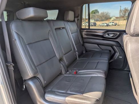Used 2024 Chevrolet Suburban LT image 26
