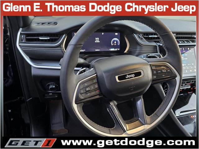 Used 2023 Jeep Grand Cherokee Altitude AWD/4WD image 16