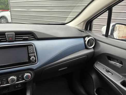 Used 2025 Nissan Versa SV FWD image 30