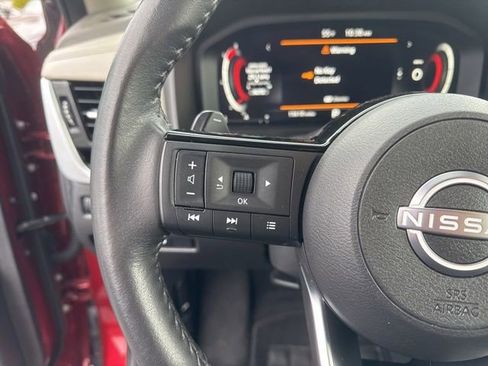 Used 2024 Nissan Rogue SL image 12