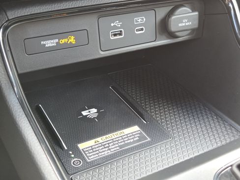 Used 2025 Honda CR-V Sport Touring image 9