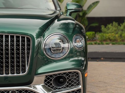 Used 2023 Bentley Flying Spur W12 image 7