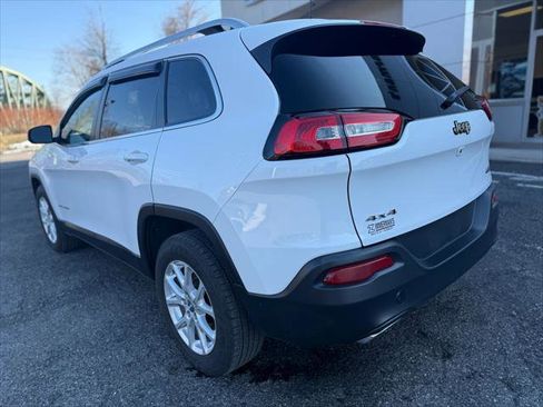 Certified 2017 Jeep Cherokee Latitude w/ Comfort/Convenience Group image 9
