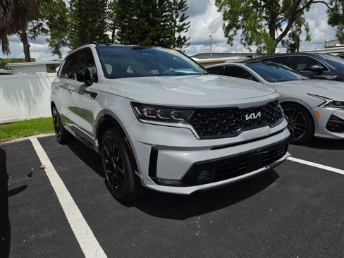 Certified 2023 Kia Sorento SX FWD image 3