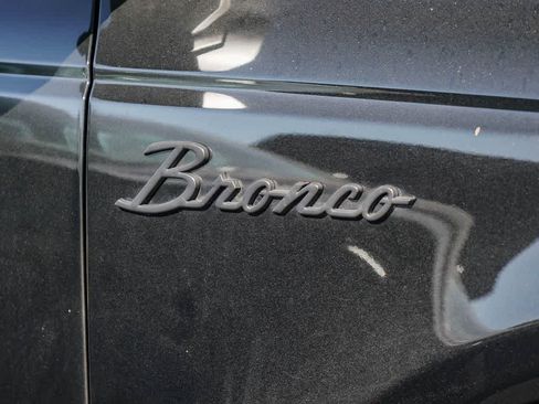 Used 2022 Ford Bronco Big Bend w/ Sasquatch Package AWD/4WD image 9