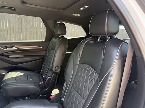 Used 2022 Buick Enclave Avenir w/ Avenir Technology Package AWD/4WD image 25