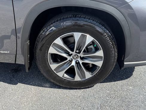 Certified 2025 Toyota Highlander XLE AWD/4WD image 21