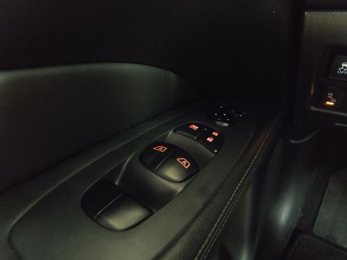 Used 2019 Nissan Pathfinder Platinum AWD/4WD image 27