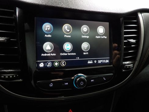 Used 2019 Chevrolet Trax LT w/ LT Convenience Package image 21