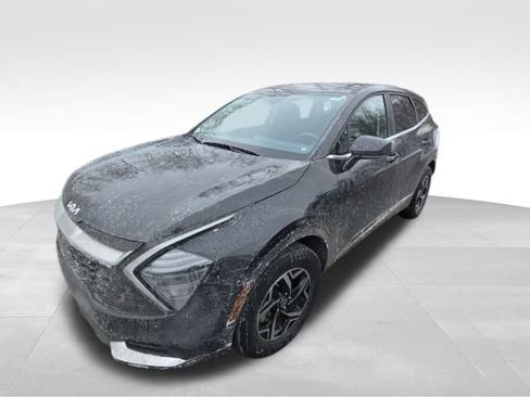 Used 2024 Kia Sportage LX image 9