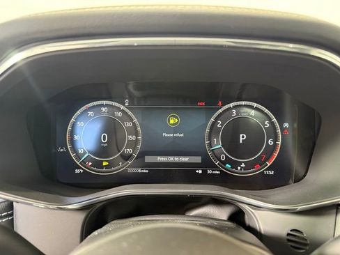 Certified 2025 Jaguar F-PACE R-Dynamic S image 18