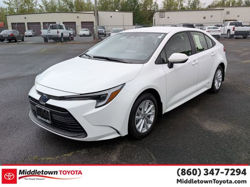 Used 2024 Toyota Corolla LE w/ LE Convenience Package AWD/4WD image 7
