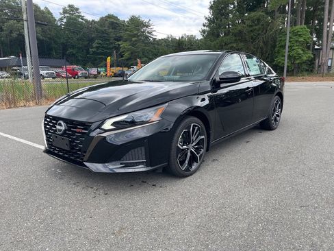 New 2025 Nissan Altima 2.5 SR w/ SR Premium Package image 2