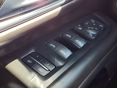 Used 2021 Chevrolet Tahoe High Country w/ Premium Package image 12