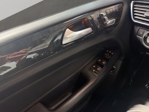 Used 2018 Mercedes-Benz GLE 43 AMG 4MATIC w/ Premium 2 Package image 17