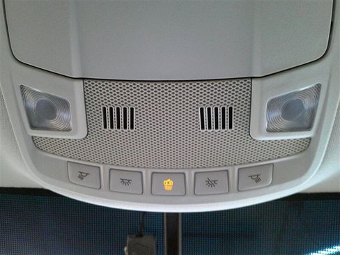 Used 2018 Ford Edge SEL w/ Equipment Group 201A image 25