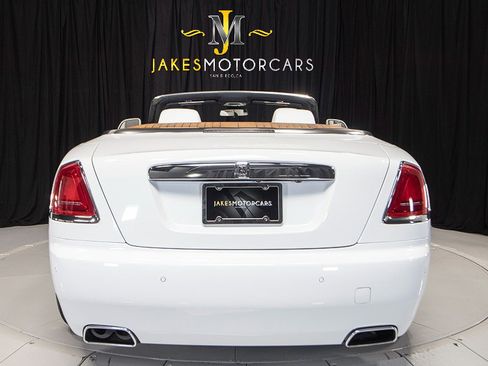 Used 2020 Rolls-Royce Dawn RWD image 9
