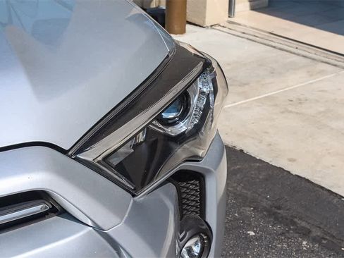 Used 2022 Toyota 4Runner SR5 image 12