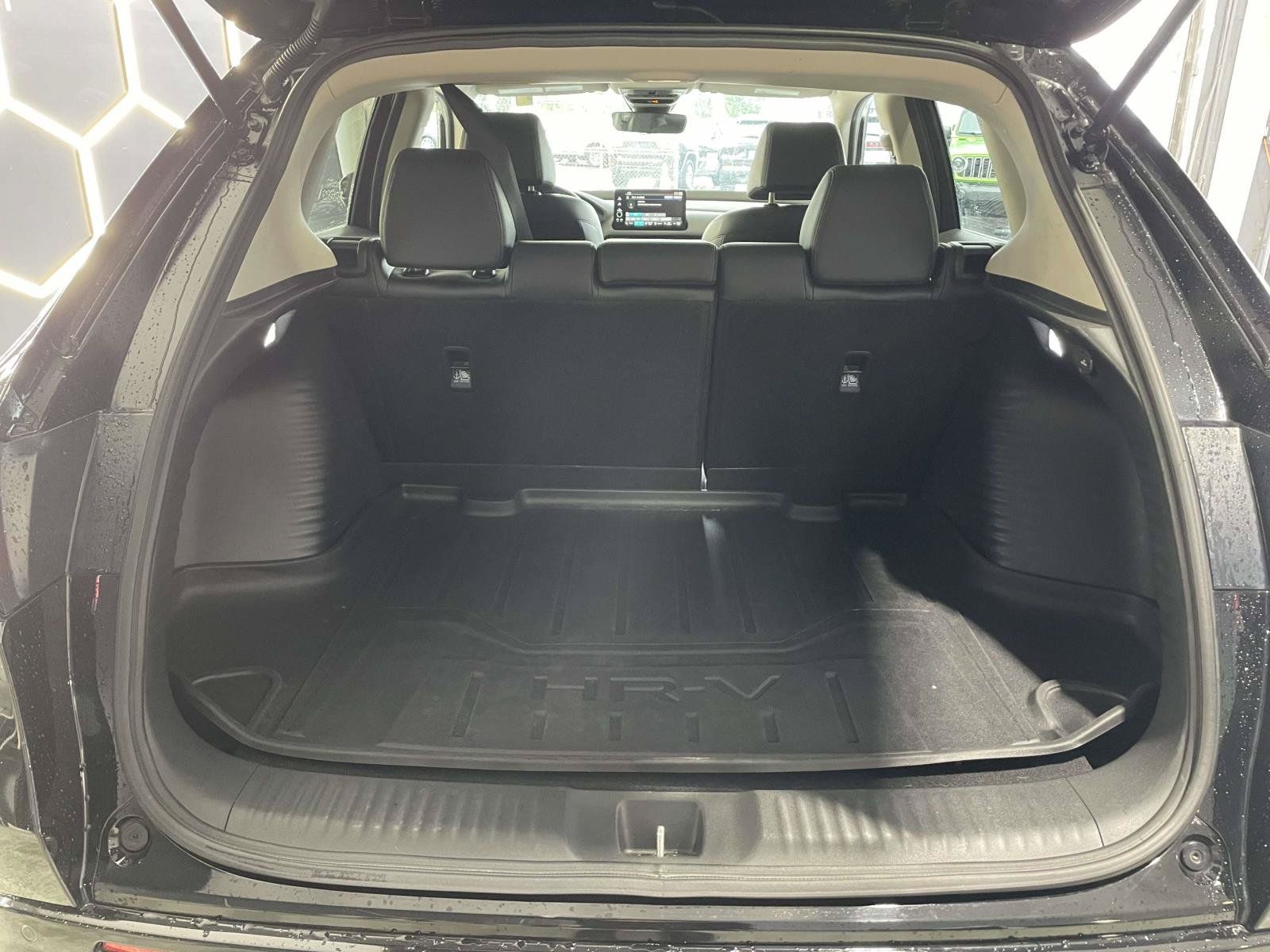 Used 2024 Honda HR-V EX-L image 9