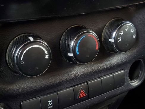 Used 2016 Jeep Wrangler Sport image 16