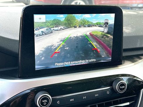 Used 2020 Ford Escape SE image 20