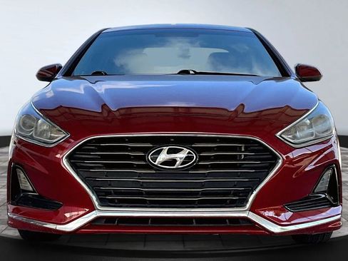 Used 2018 Hyundai Sonata SE image 2