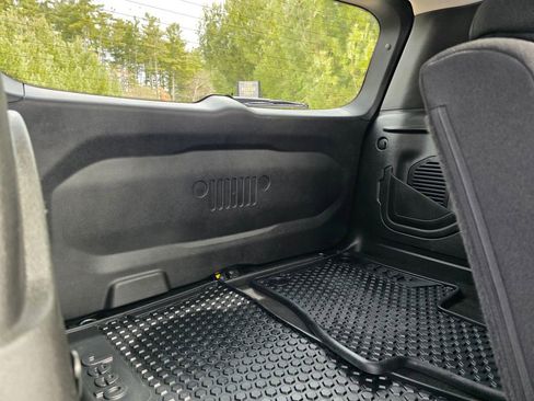 Used 2023 Jeep Renegade Altitude w/ Sun/Sound Group image 28