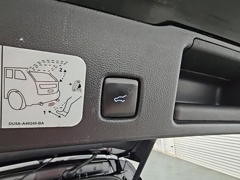 Used 2020 Ford Escape SEL image 34