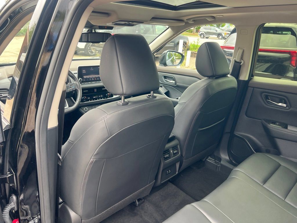 Certified 2023 Nissan Rogue SL AWD/4WD image 11