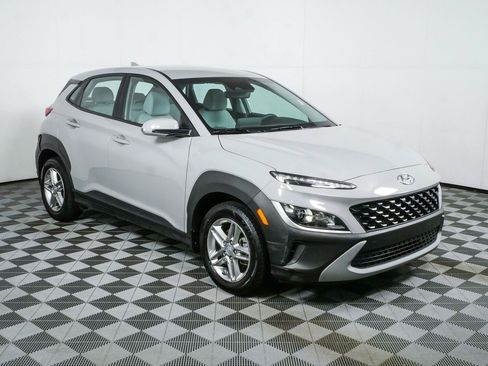 Used 2023 Hyundai Kona SE FWD image 6
