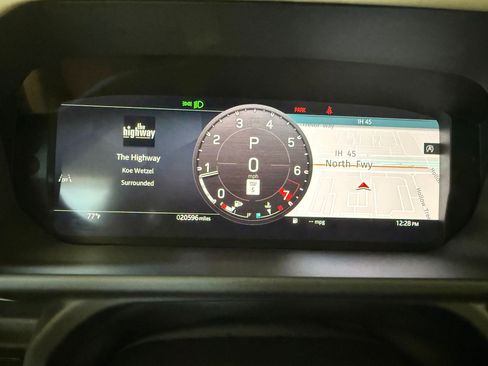 Used 2024 Land Rover Defender 110 S AWD/4WD image 20