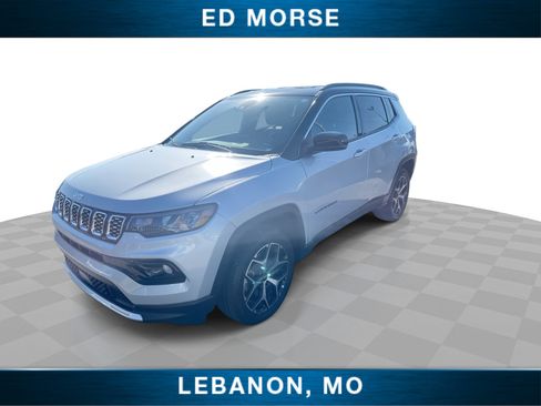 Used 2025 Jeep Compass Limited AWD/4WD image 4